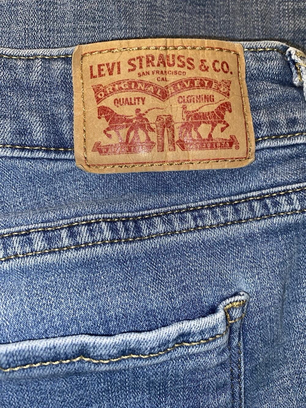 Levi’s Women’s Skinny Jeans Size 32 Blue Medium Wash Denim 5-Pocket Pants Button
